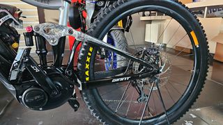 Downhill - Enduro - Trail Giant 2023 TRANCE E     ELECTRIC E BIKE-thumb-6