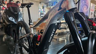 Downhill - Enduro - Trail Giant 2023 TRANCE E     ELECTRIC E BIKE-thumb-46