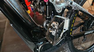 Downhill - Enduro - Trail Giant 2023 TRANCE E     ELECTRIC E BIKE-thumb-14