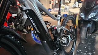 Downhill - Enduro - Trail Giant 2023 TRANCE E     ELECTRIC E BIKE-thumb-24