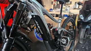 Downhill - Enduro - Trail Giant 2023 TRANCE E     ELECTRIC E BIKE-thumb-26