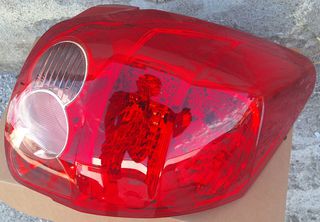 TOYOTA AURIS 2006-10 ΦΑΝΑΡΙΑ ΠΙΣΩ ΑΡΙΣΤΕΡΟ+ΔΕΞΙ ΜΕ ΠΛΑΚΕΤΑ (ΤΙΜΗ ΑΝΑ ΤΕΜΑΧΙΟ)