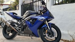 Yamaha YZF-R1 2003-thumb-2