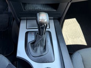 Bmw 520 2004 E60 M’’ PACKET 171HP-AUTO 6 SPEED-SUNROOF-CLIMA-FULL EXTRA-thumb-25