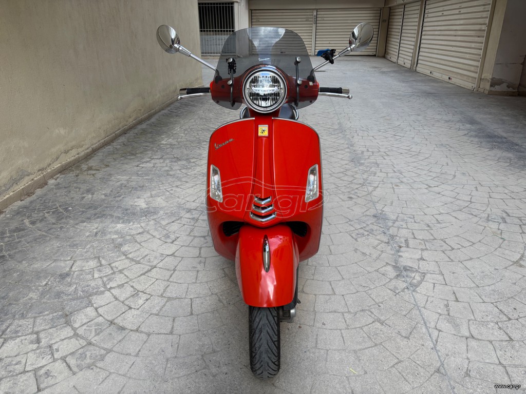Vespa GTS 300 2022 HPE
