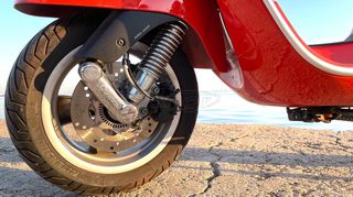Vespa GTS 300 2022 HPE-thumb-35