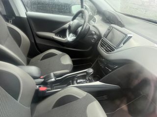 Peugeot 2008 2017 1.2 PureTech Allure/AUTOMATIK/PANORAMA-thumb-7