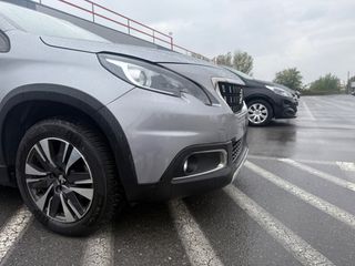 Peugeot 2008 2017 1.2 PureTech Allure/AUTOMATIK/PANORAMA-thumb-10