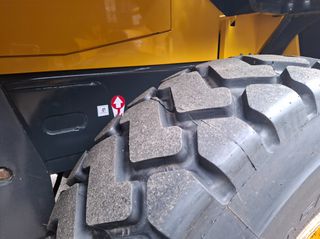 Φορτωτής Με Λάστιχα Komatsu 2014 WA320-6-thumb-8