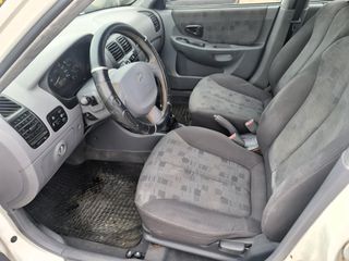Hyundai Accent 2005-thumb-9