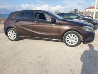 Mercedes-Benz A 160 2015 CDI DIESEL-thumb-3