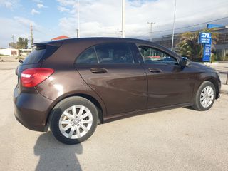 Mercedes-Benz A 160 2015 CDI DIESEL-thumb-4