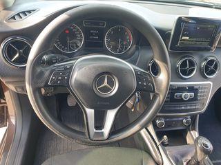 Mercedes-Benz A 160 2015 CDI DIESEL-thumb-10