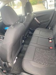Peugeot 2008 2015-thumb-5