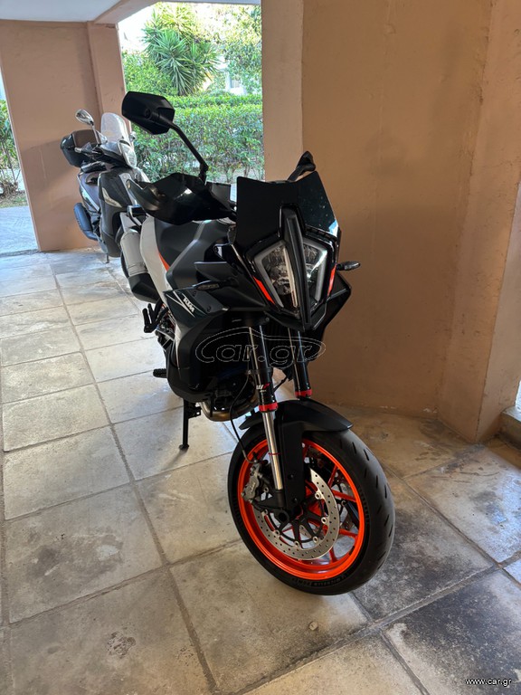 KTM 890 SMT 2024