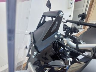 SYM ADX TG 400 2025- βάση στήριξης συσκευών GPS / PDA / κινητών / κάμερας Μπαράκι για gps βάση για οργανα