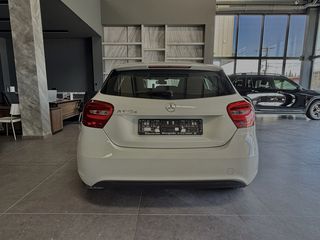 Mercedes-Benz A 160 2018-thumb-4