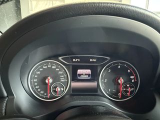 Mercedes-Benz A 160 2018-thumb-11