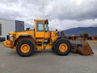 Φορτωτής Με Λάστιχα Volvo 2002 L120E-thumb-2