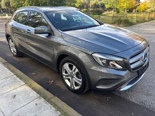 Mercedes-Benz GLA 180 2015 URBAN-thumb-2