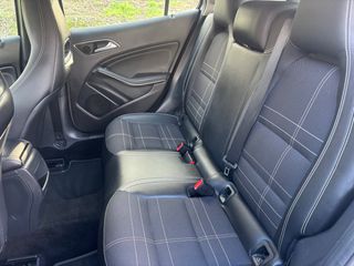 Mercedes-Benz GLA 180 2015 URBAN-thumb-12