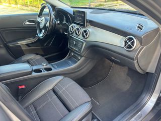Mercedes-Benz GLA 180 2015 URBAN-thumb-9