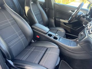 Mercedes-Benz GLA 180 2015 URBAN-thumb-10