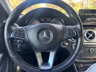 Mercedes-Benz GLA 180 2015 URBAN-thumb-15