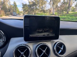 Mercedes-Benz GLA 180 2015 URBAN-thumb-21