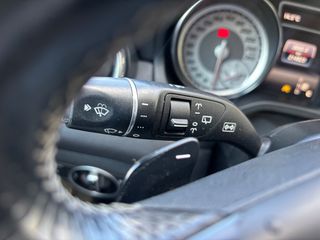 Mercedes-Benz GLA 180 2015 URBAN-thumb-17