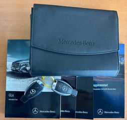 Mercedes-Benz GLA 180 2015 URBAN-thumb-28