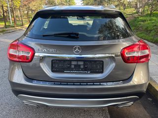 Mercedes-Benz GLA 180 2015 URBAN-thumb-4