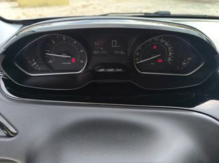 Peugeot 208 2020 1.5 DIESEL-thumb-38