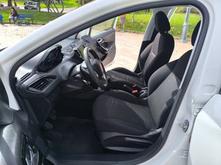 Peugeot 208 2020 1.5 DIESEL-thumb-29