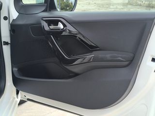 Peugeot 208 2020 1.5 DIESEL-thumb-47