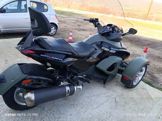 CAN-AM Spyder RT 2012-thumb-2