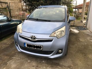 Toyota Verso-S 2011