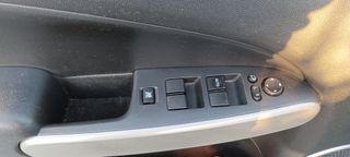 Mazda 2 2008-thumb-11