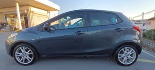 Mazda 2 2008-thumb-4