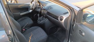 Mazda 2 2008-thumb-7
