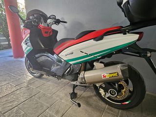 Gilera GP 800 2011 Italia edition-thumb-2