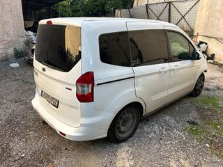 Ford Tourneo Courier 2015