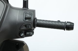 Letbe 2025 VELOCITY 125 ABS ΔΩΡΟ ΒΑΛΙΤΣΑ SHAD SH33-thumb-10