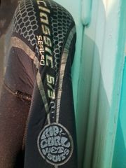 ΣΤΟΛΗ RipCurl XL 5mm.