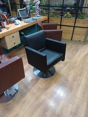 Καρεκλα κομμωτηριου