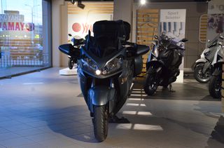 Kawasaki GTR 1400 2009-thumb-2