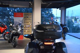Kawasaki GTR 1400 2009-thumb-3