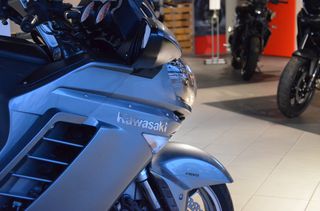 Kawasaki GTR 1400 2009-thumb-5