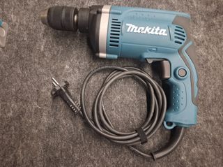 MAKITA HP1631 710W