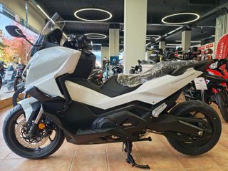Honda Forza 750 2026 2026 !!! PEARL GLARE WHITE !!!!-thumb-3
